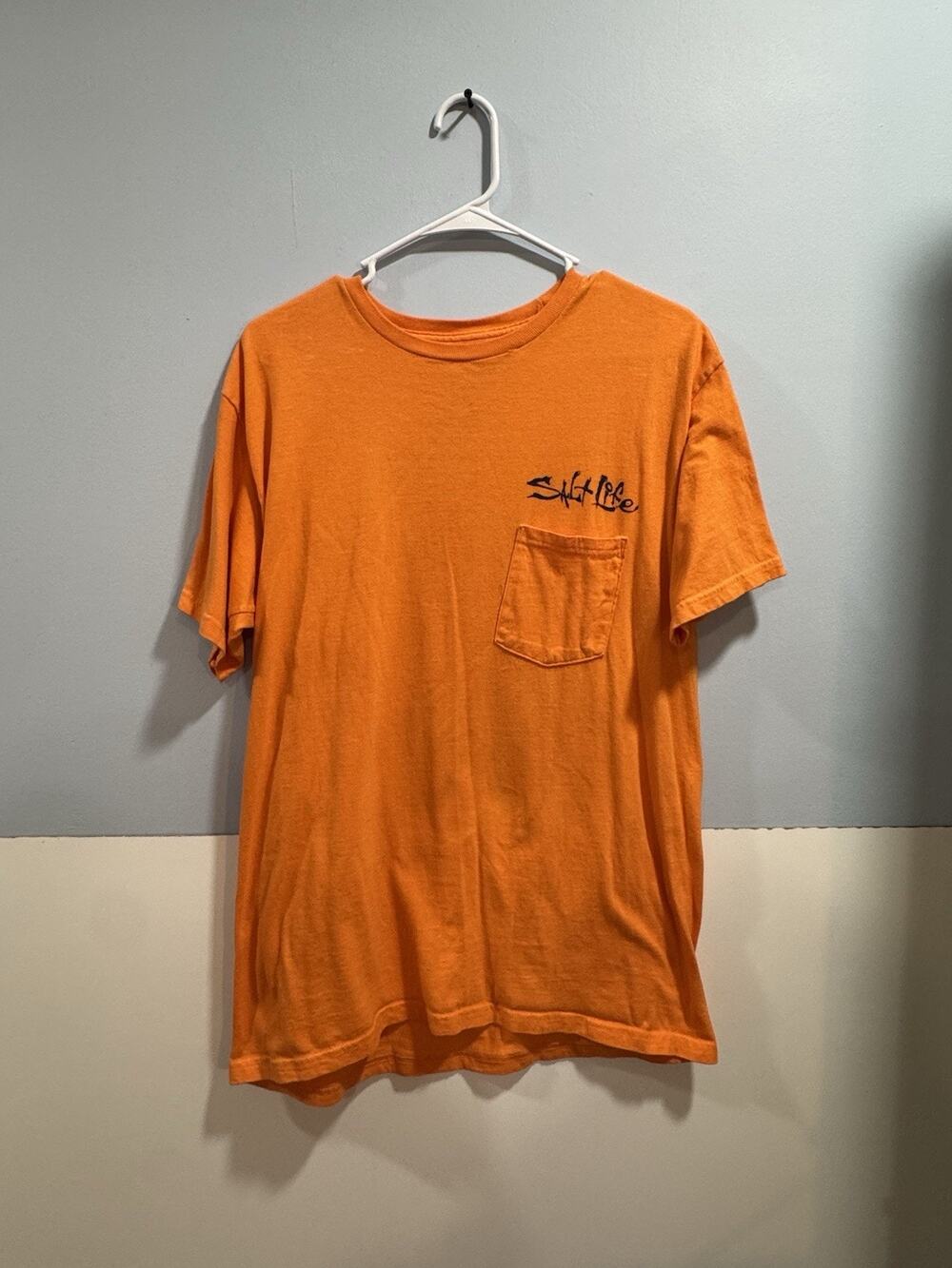 Salt Life Shut Up N Reel Men’s Orange Fishing Size M Graphic Tee 100% Cotton